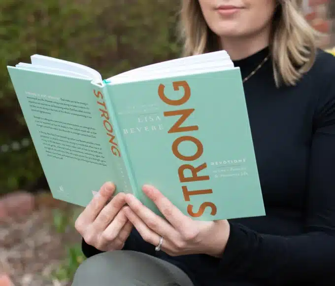 Stronghands2 2 fa7a47d1 9a80 4335 b9b5 df693450eb7a 590x590@2x